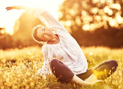 Bewegung Yoga Übungen Stressabbau Selbstfürsorge Cristiana Blag